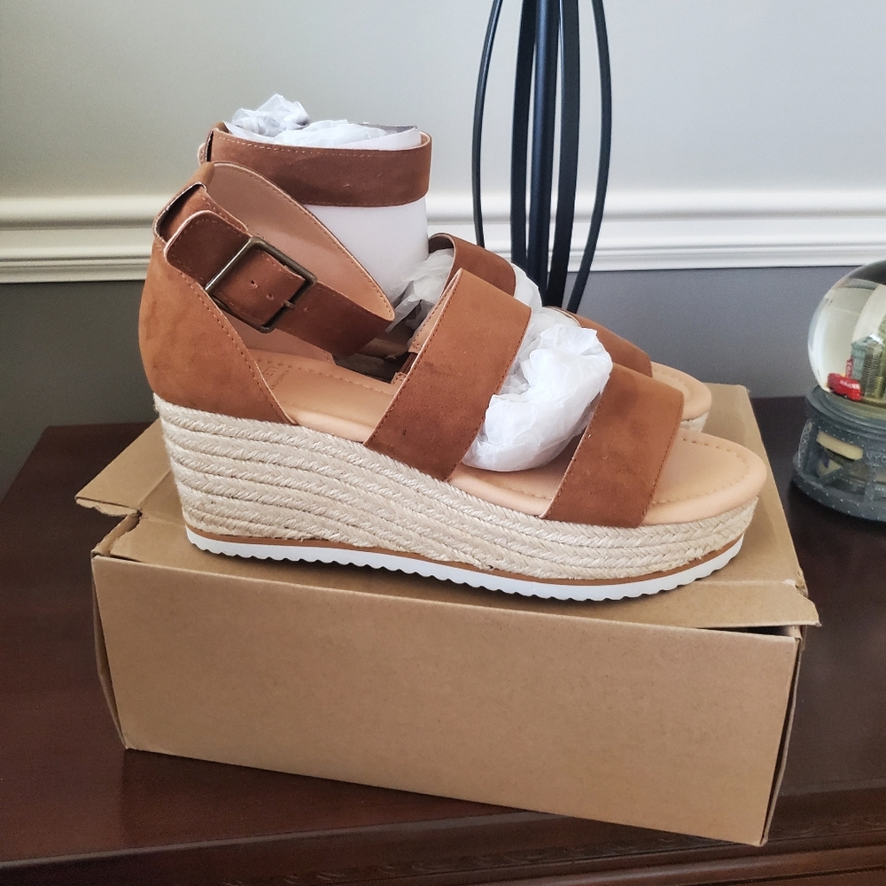 Wedge Sandal-NWT